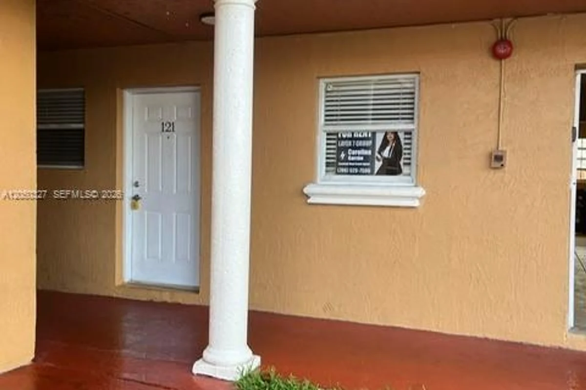 1265 W 24th St #121, Hialeah: photo 1 of 18