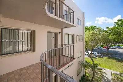 8650 SW 133rd Ave Rd #312, Miami: photo 1 of 15