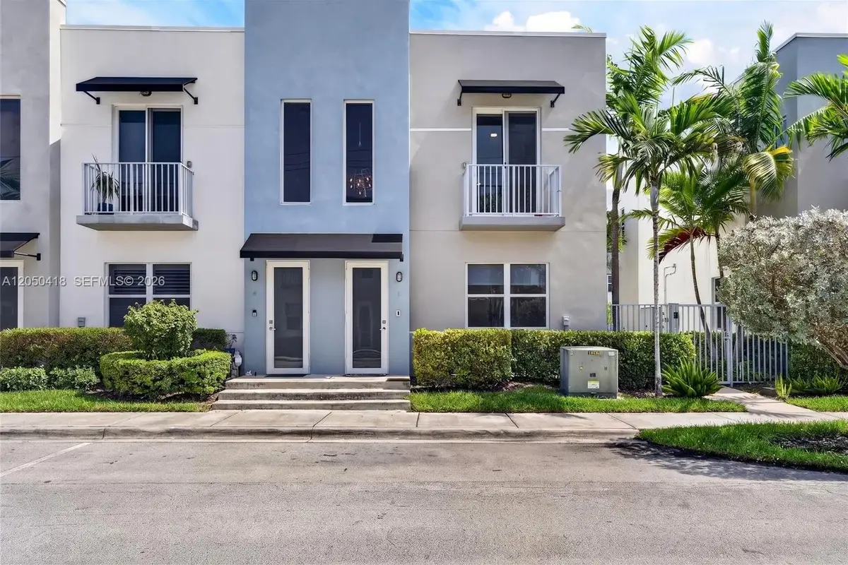 405 NE 35th Ct #5, Oakland Park: photo 1 of 40