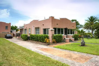 1624-1630 Jackson St, Hollywood: photo 1 of 14
