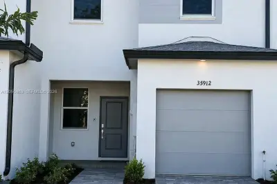 35912 SW 179th Path, Homestead: photo 1 of 5