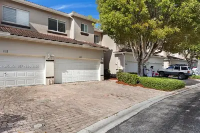 1980 SE 23rd Ave, Homestead: photo 1 of 46