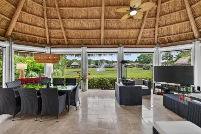 382 Sundial Cir, Margate: photo 1 of 70