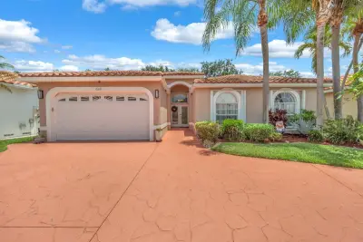 6029 NW 74th St, Parkland: photo 1 of 26