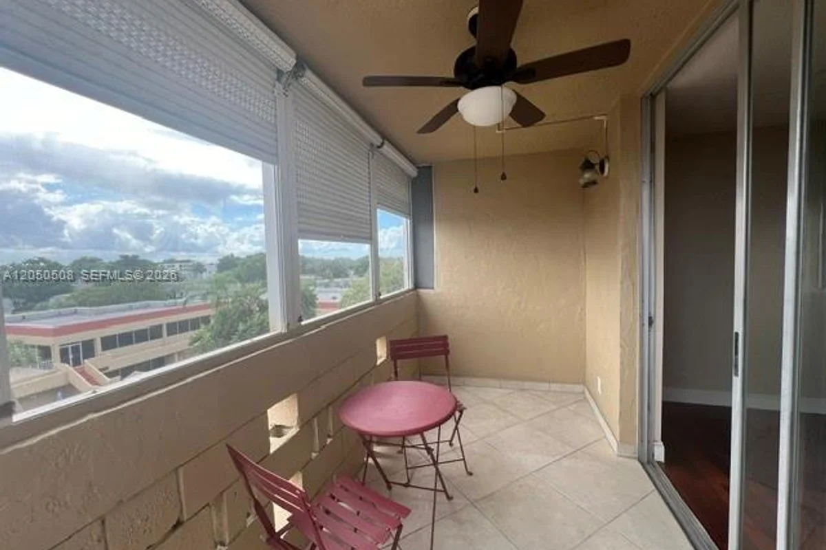 404 NW 68th Ave #505, Plantation: photo 1 of 9