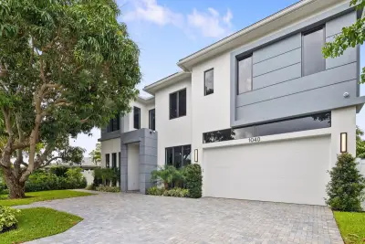1040 NW 6th Ter, Boca Raton: photo 1 of 32