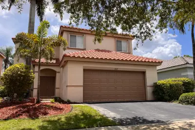 1869 Aspen Ln, Weston: photo 1 of 38