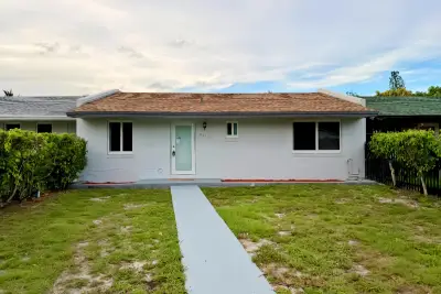 2941 NW 195th St, Miami Gardens: photo 1 of 9