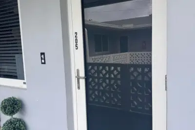 600 Layne Blvd, Hallandale Beach: photo 1 of 19