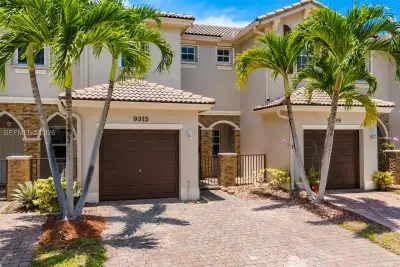 9315 SW 221 St, Cutler Bay: photo 1 of 31