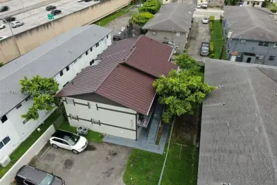 590 NW 65th St #3, Miami: photo 1 of 8