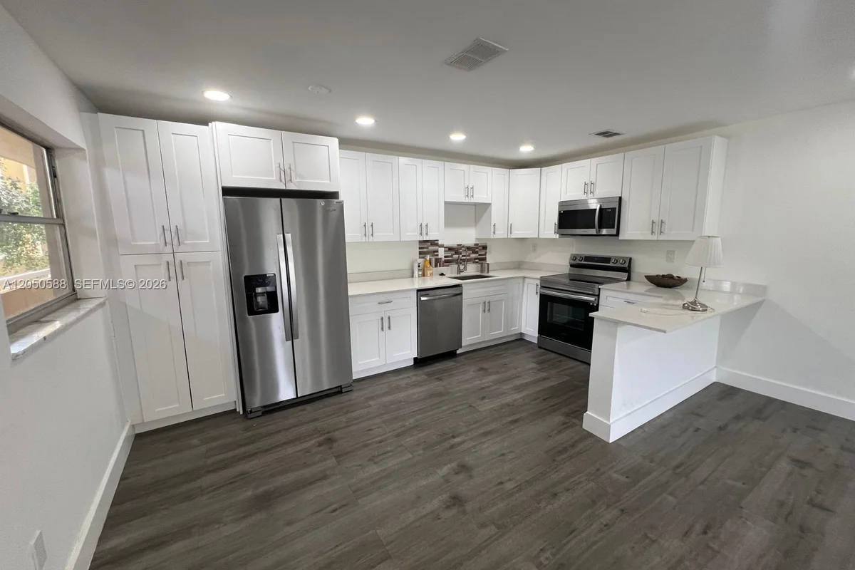 4111 Stirling Rd #209, Dania Beach: photo 1 of 18