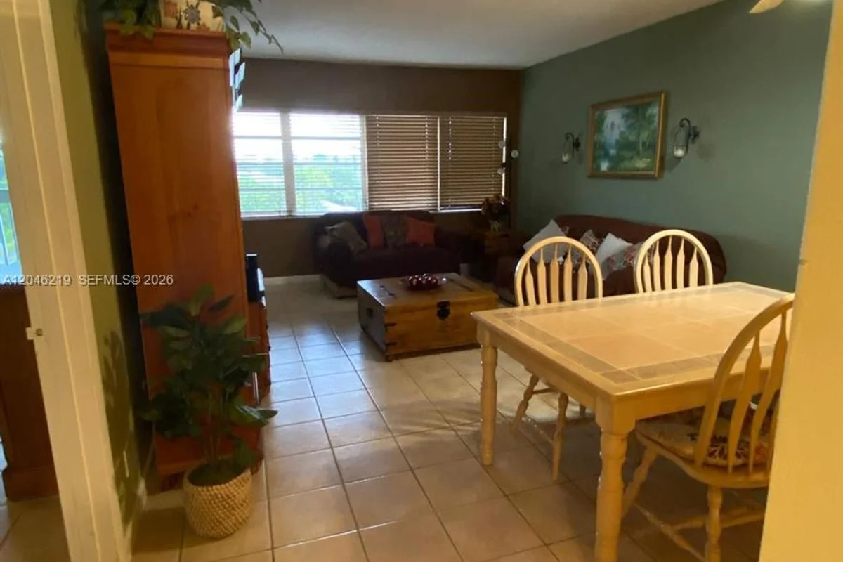 330 SE 2nd St #403F, Hallandale Beach: photo 1 of 28