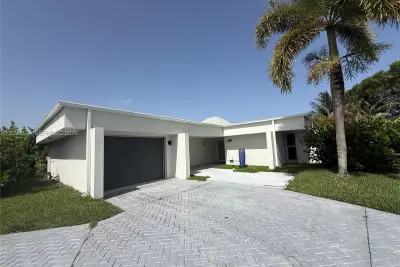 4708 Bayberry Ln, Tamarac: photo 1 of 46