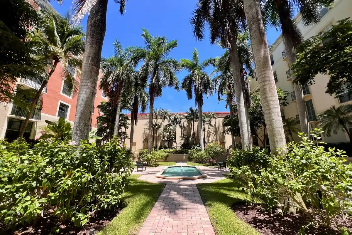 630 S Sapodilla Ave #204, West Palm Beach: photo 1 of 24