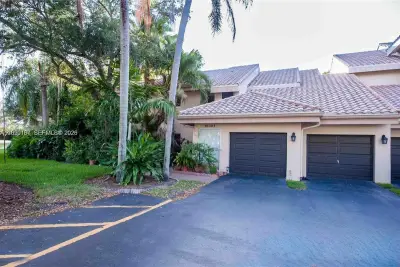 16301 Malibu Dr #79, Weston: photo 1 of 15