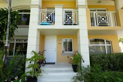 18451 NE 27th Pl, Aventura: photo 1 of 82