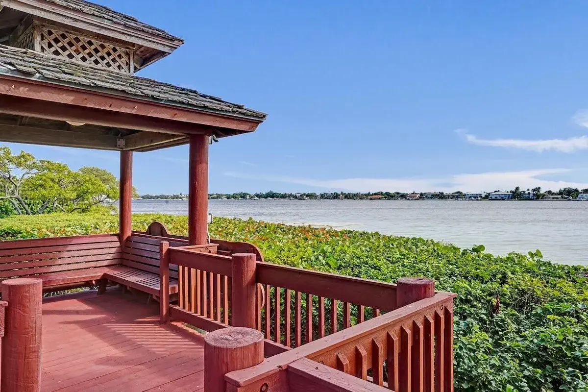 107 Half Moon Cir #H1, Hypoluxo: photo 1 of 60