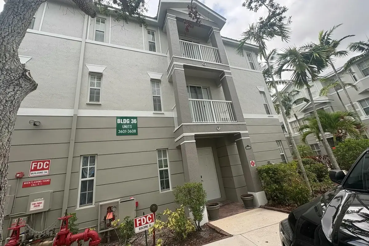 3608 Shoma Dr, Royal Palm Beach: photo 1 of 24