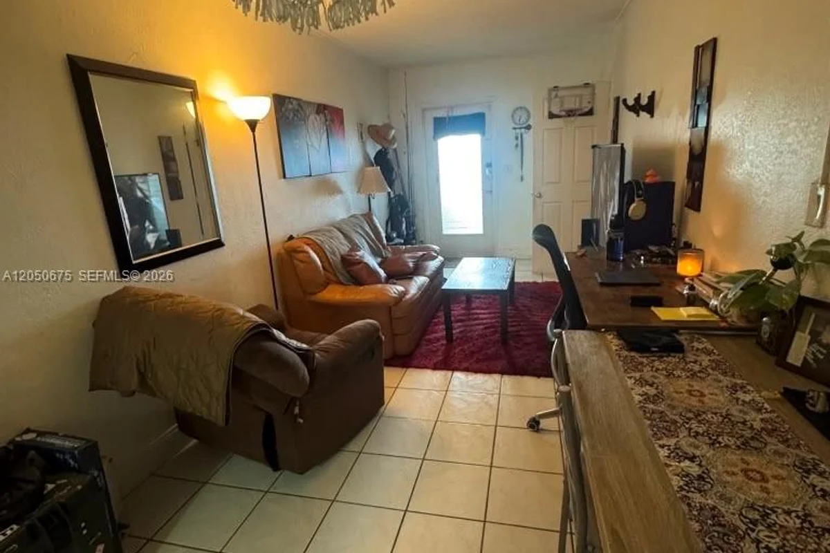 1430 NE 170th St #317, North Miami Beach: photo 1 of 15