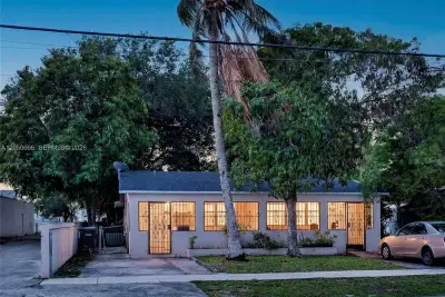 760 NE 131st St, North Miami: photo 1 of 14