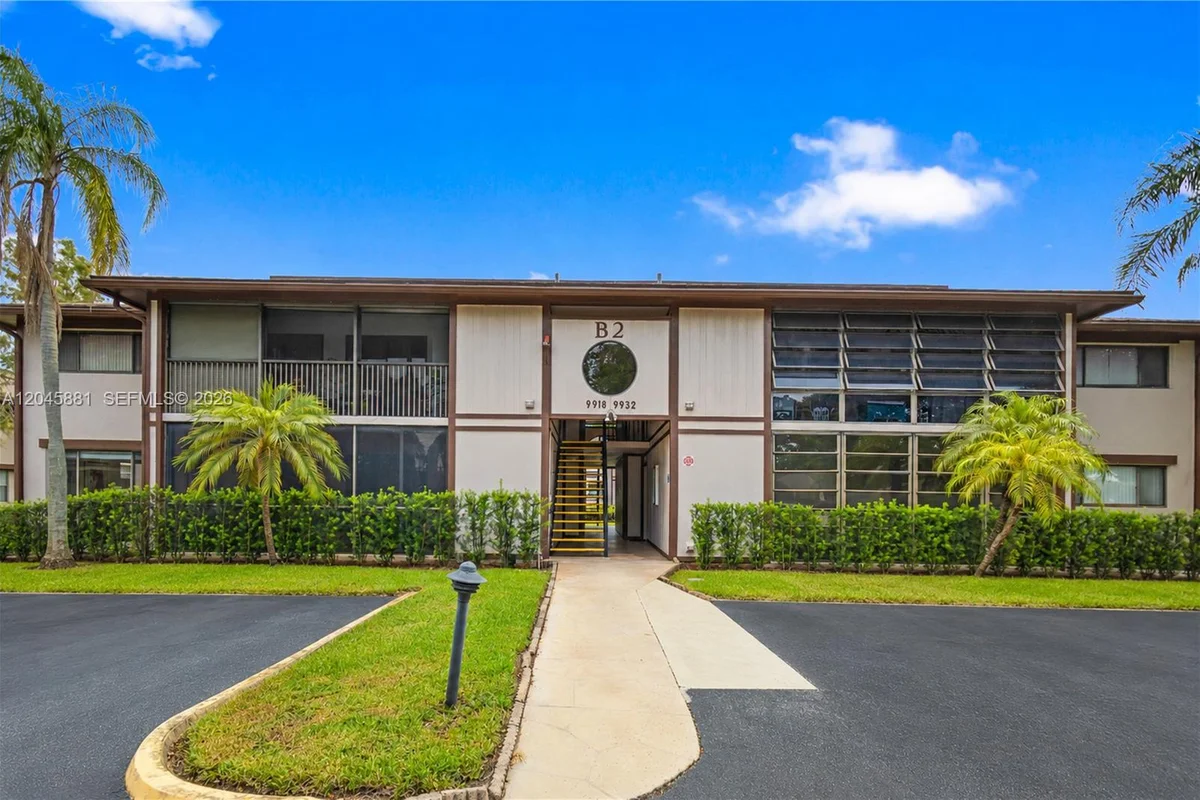 9930 S Belfort Cir #105, Tamarac: photo 1 of 65