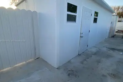 3501 NW 182nd St #1, Miami Gardens: photo 1 of 17