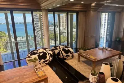 11111 Biscayne Blvd #PH AFG, Miami: photo 1 of 38