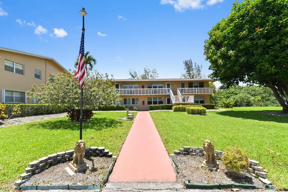 75 Camden Dr #C, West Palm Beach: photo 1 of 18