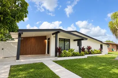 11952 SW 176th Ter, Miami: photo 1 of 14