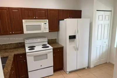8250 SW 27th St #104, Miramar: photo 1 of 15