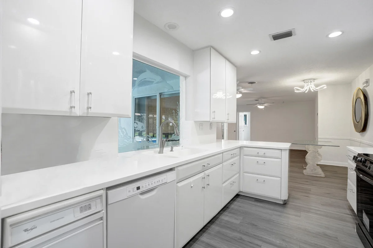 4755 NE 23rd Ave, Fort Lauderdale: photo 1 of 59