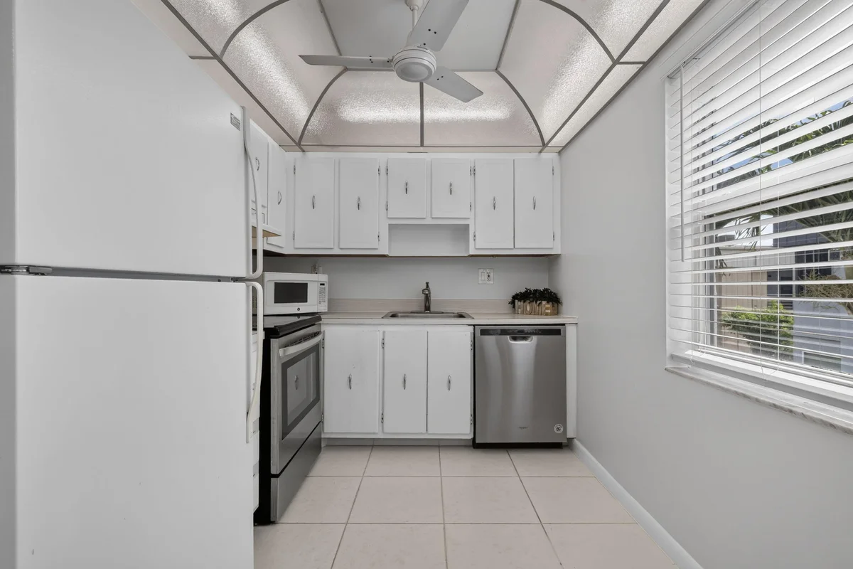 40 Burgundy A, Delray Beach: photo 1 of 40