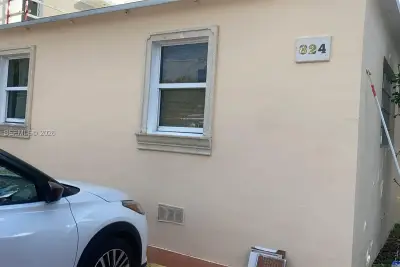Home in Miami Beach: photo 1 of 9