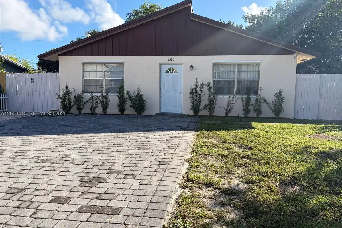 4280 N Dixie Hwy, Boca Raton: photo 1 of 30