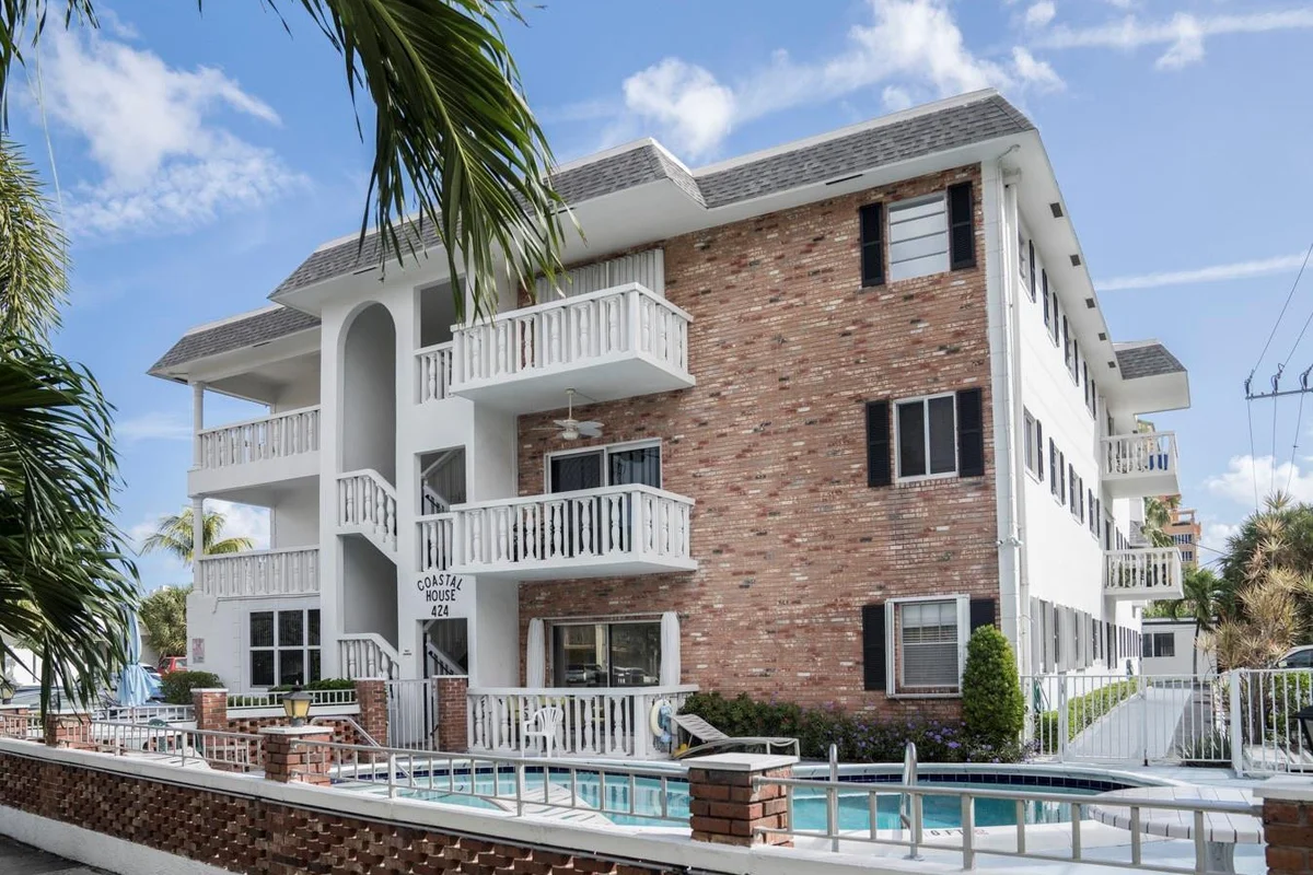 424 N Riverside Dr, Pompano Beach: photo 1 of 24