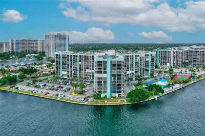 200 E Leslie Dr #722, Hallandale Beach: photo 1 of 38