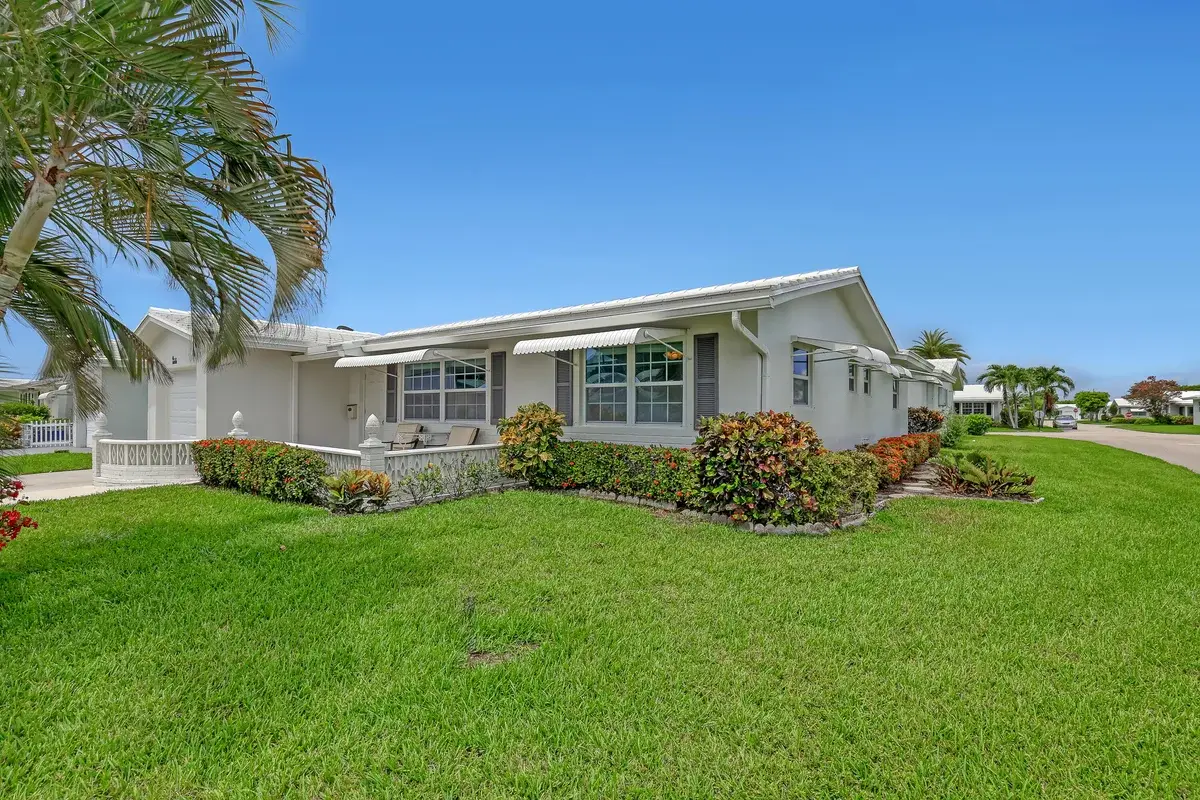 1101 SW 15th St, Boynton Beach: photo 1 of 30