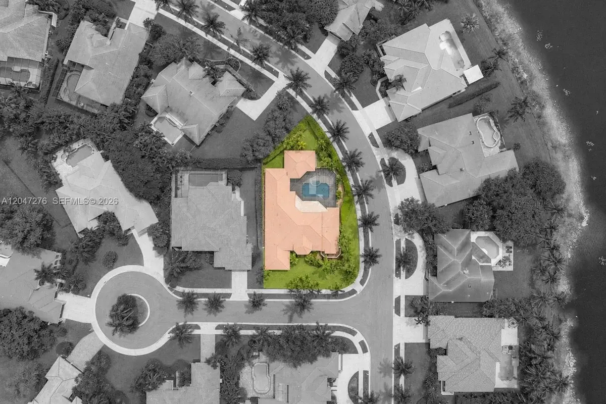 392 Coconut Cir, Weston: photo 1 of 76