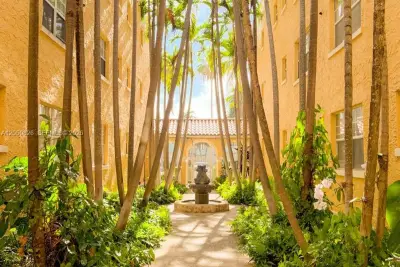 1255 Pennsylvania Ave #117, Miami Beach: photo 1 of 20