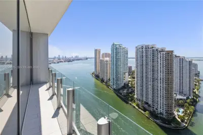 300 Biscayne Blvd Way #3104, Miami: photo 1 of 100