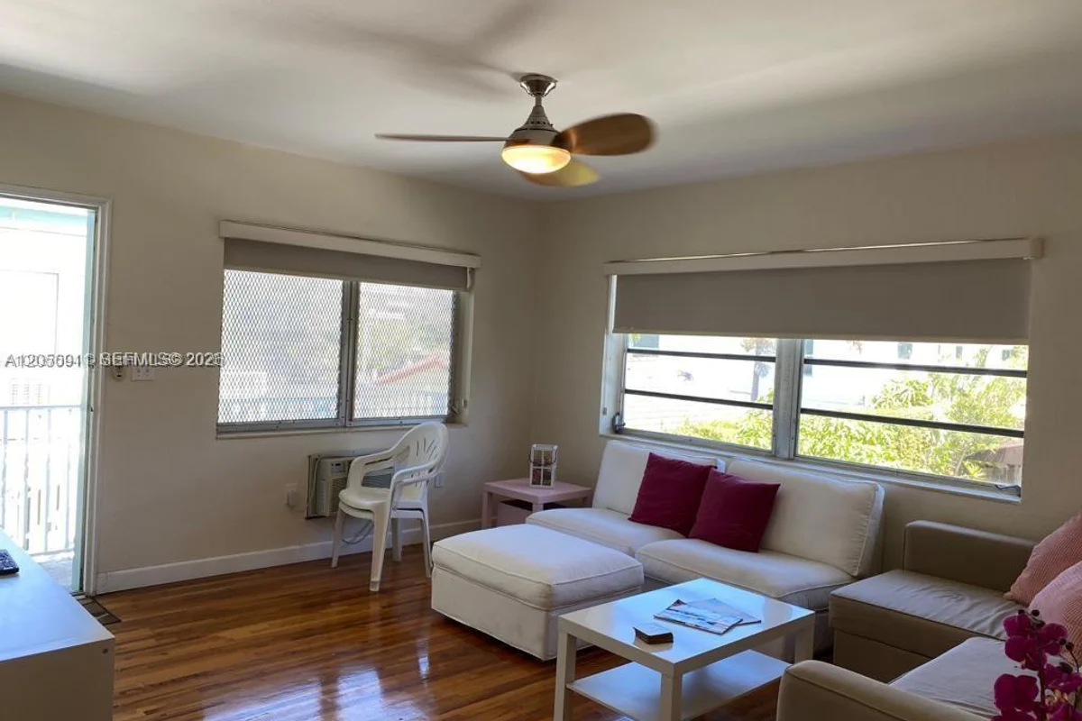 7935 Carlyle Ave #10, Miami Beach: photo 1 of 10