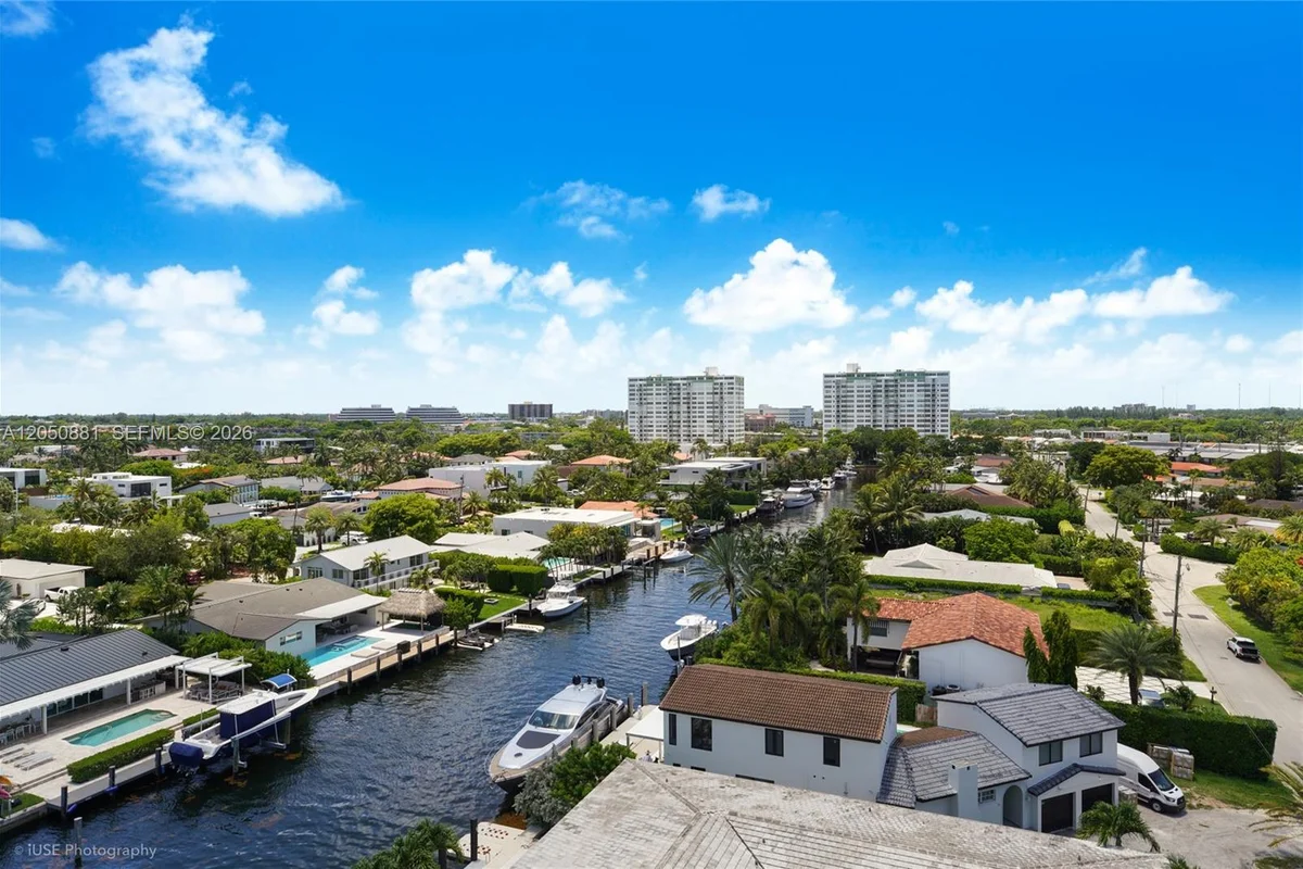 11930 N Bayshore Dr #909, North Miami: photo 1 of 13