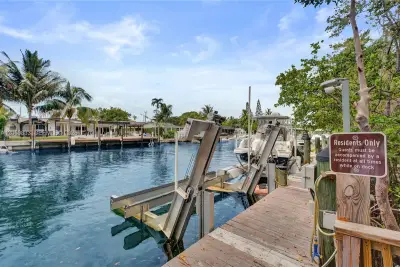 2404 NE 135th St, North Miami: photo 1 of 68