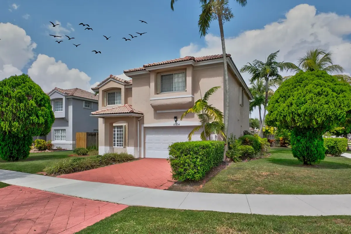 10334 SW 164th Pl, Miami: photo 1 of 45