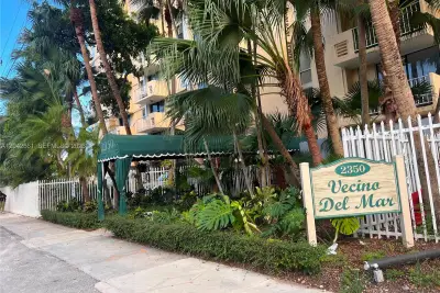2350 NE 135th St #209, North Miami: photo 1 of 31