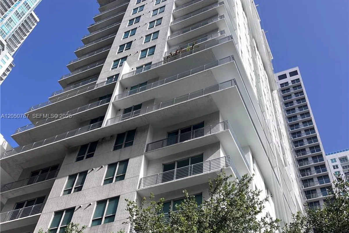 234 NE 3rd St #UPH09, Miami: photo 1 of 23