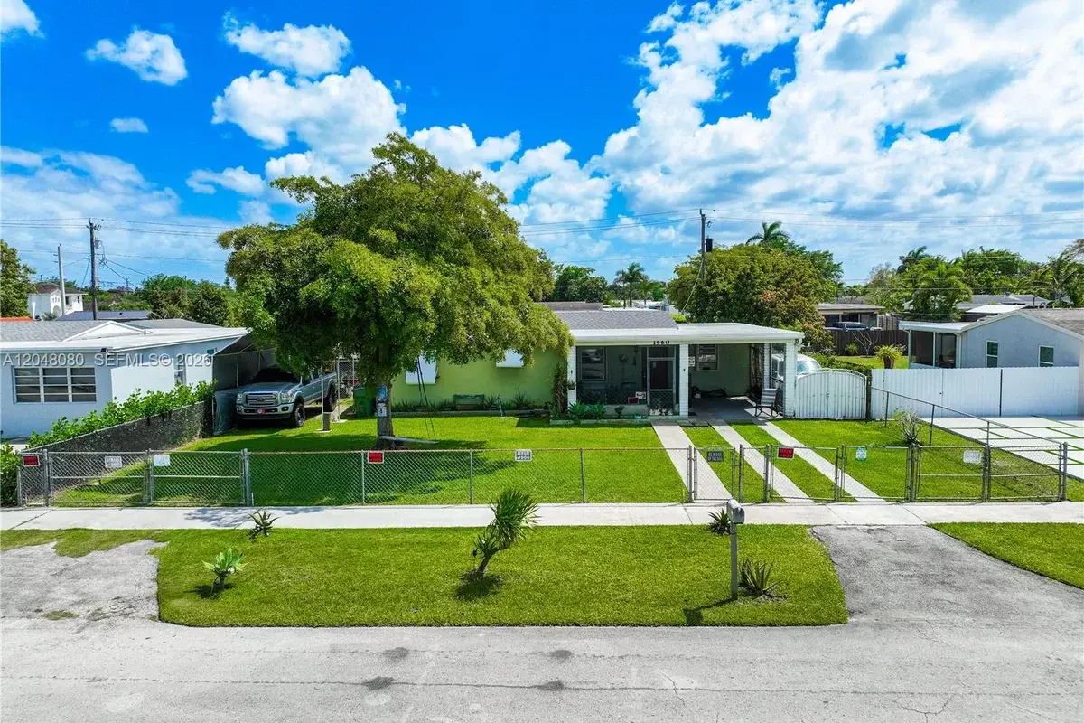 1560 NE 12th St, Homestead: photo 1 of 55