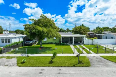 1560 NE 12th St, Homestead: photo 1 of 55