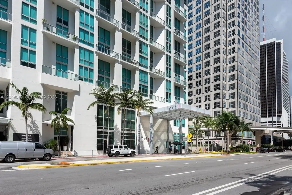 300 S Biscayne Blvd #T-2814, Miami: photo 1 of 26